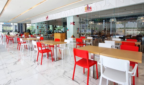 Emaar Boulevard Cafes