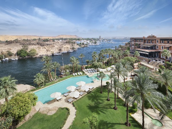Old Cataract Hotel Terrace